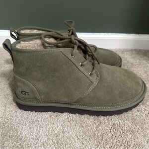 Men’s Size 10 Neumel Ugg Boots
